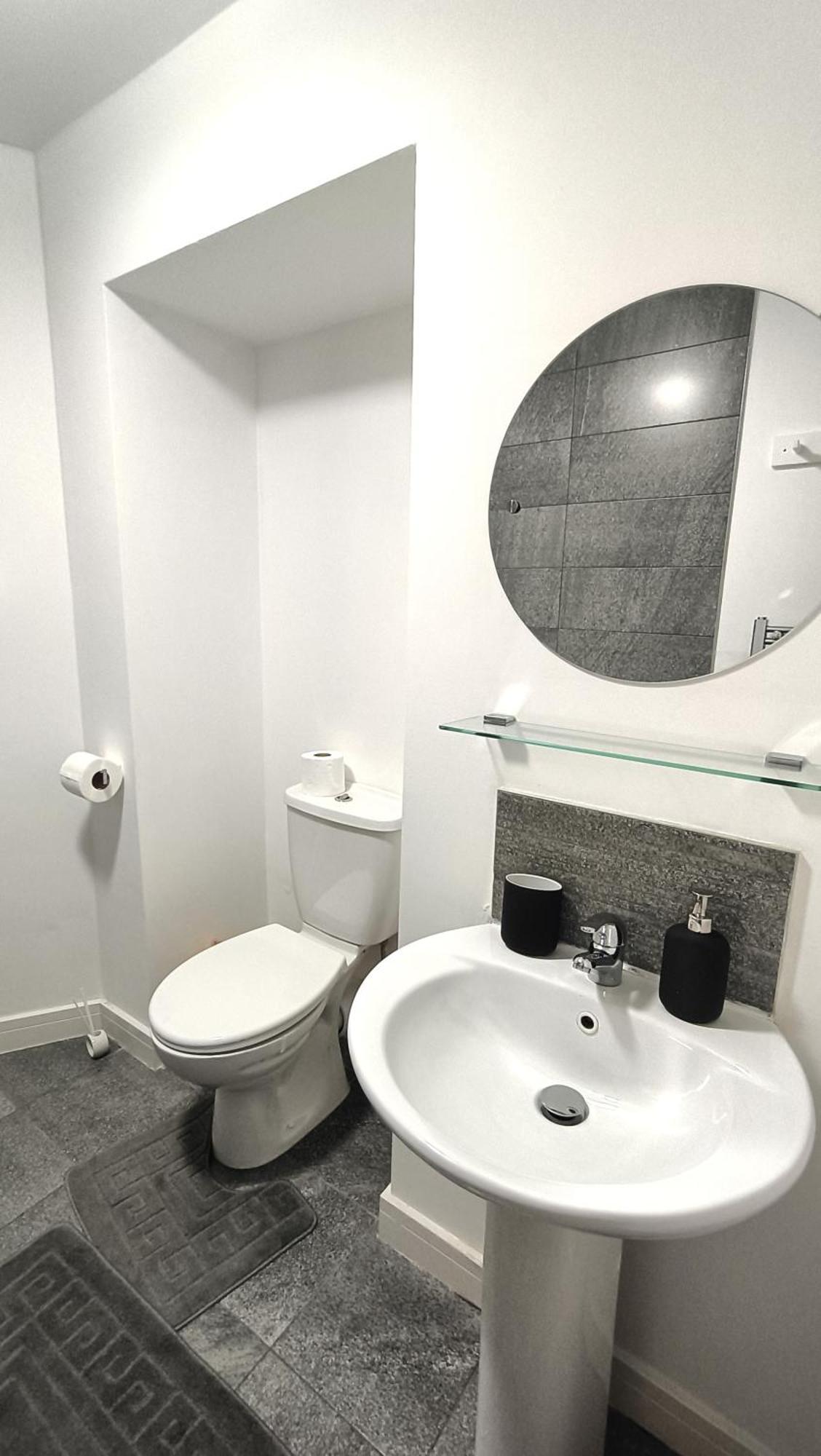 Ideal For Groups - Modern 2 Bedroom Apartment - Free Parking, Transit Links, Close To Stadiums مانشستر المظهر الخارجي الصورة